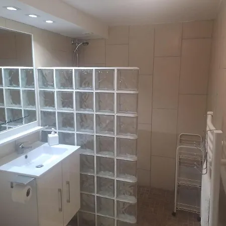Bienvenue Chez Nous Apartment Saint-Martin-de-Bromes
